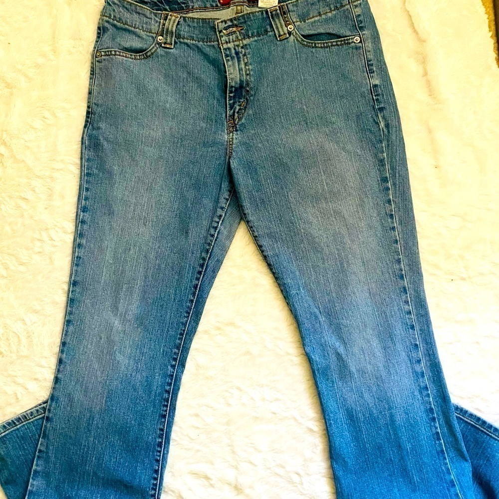 Levi Boot Cut Jean 525 Size 14 Gently Used.